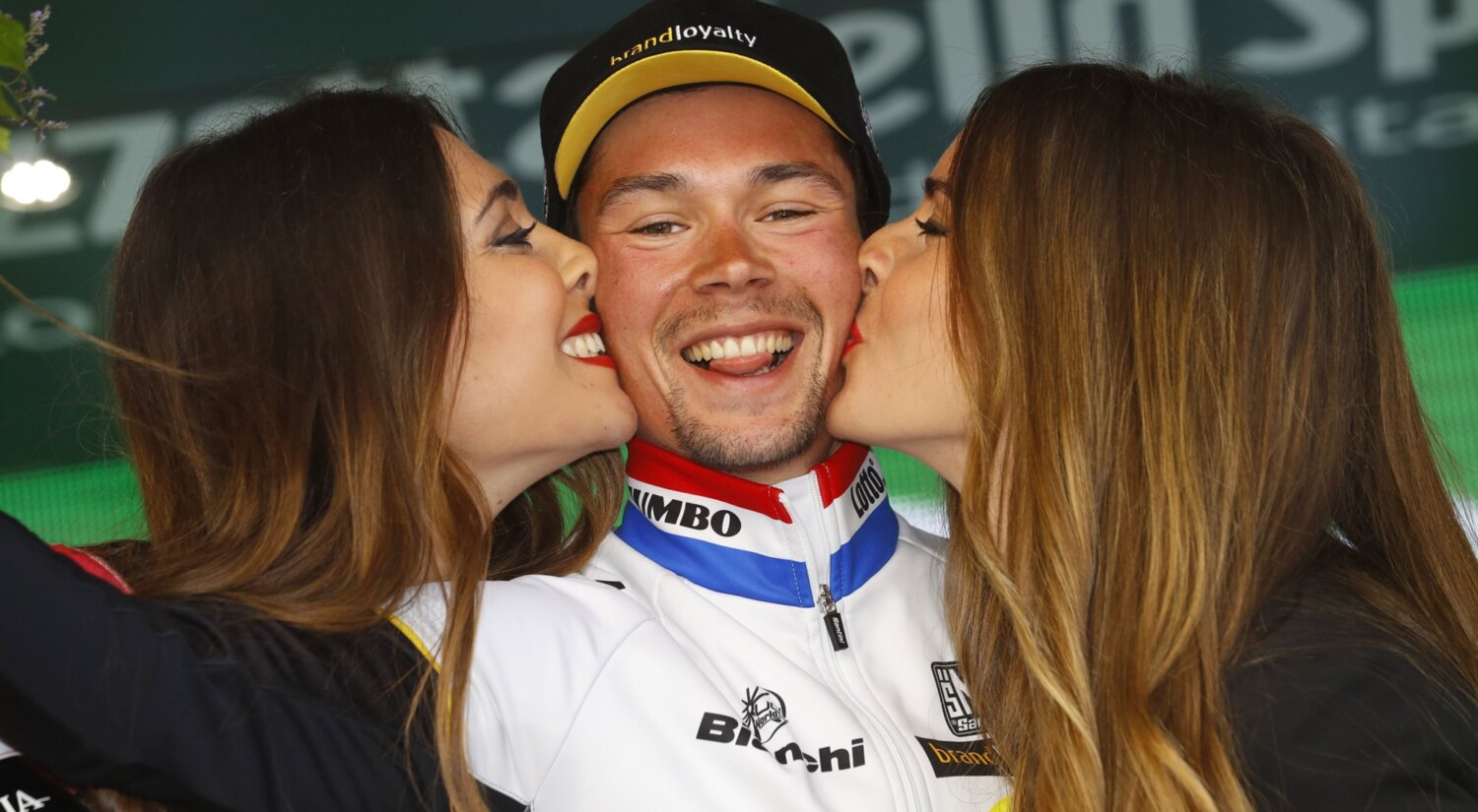 			© Roglic na zijn overwinning in de tijdrit van de Giro in 2016
	