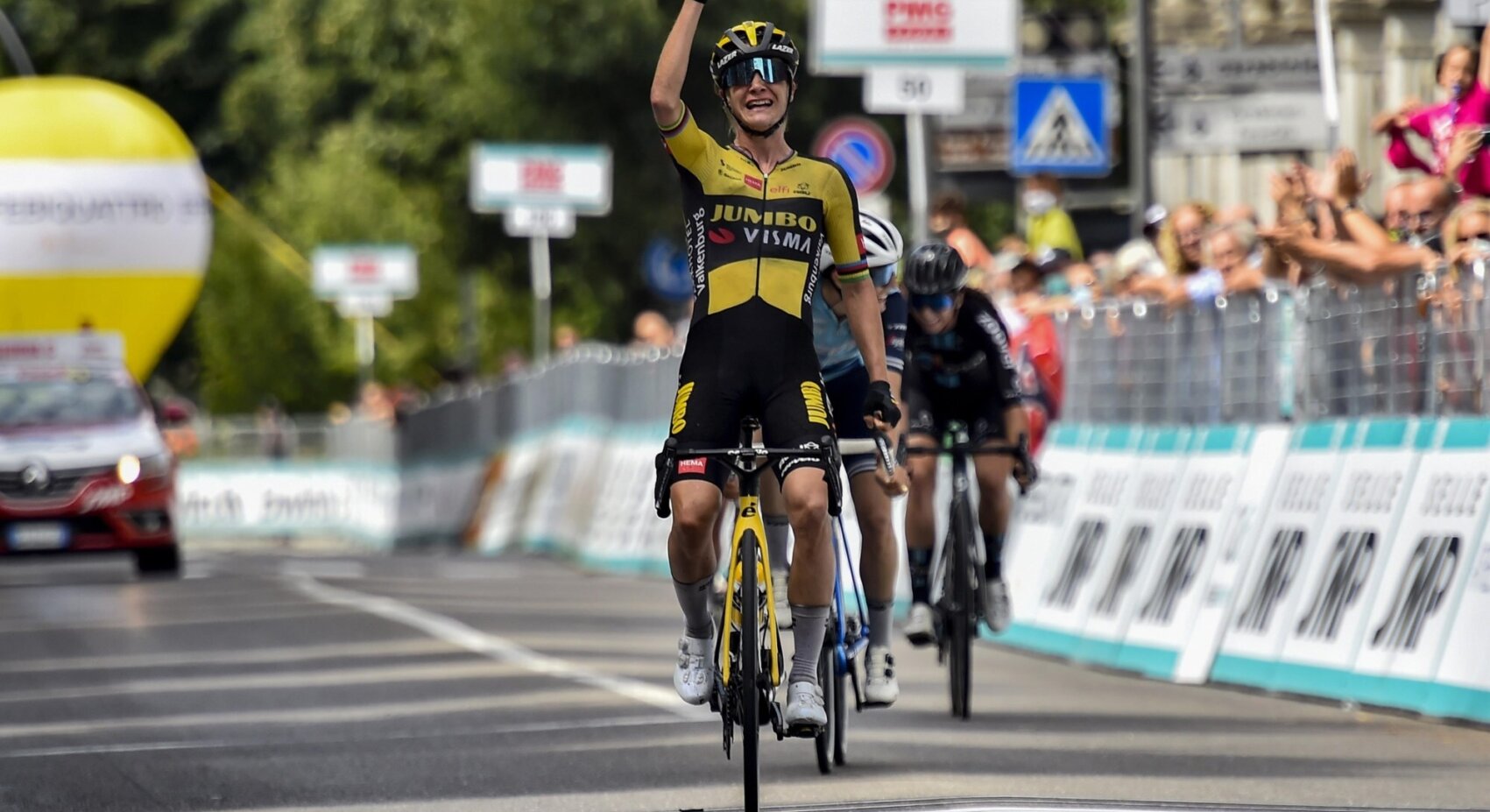 Vos prevails in final sprint of third stage Giro Donne	