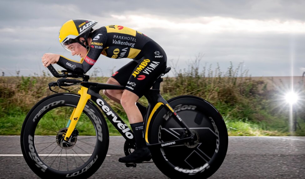 Henderson crowned British time trial champion