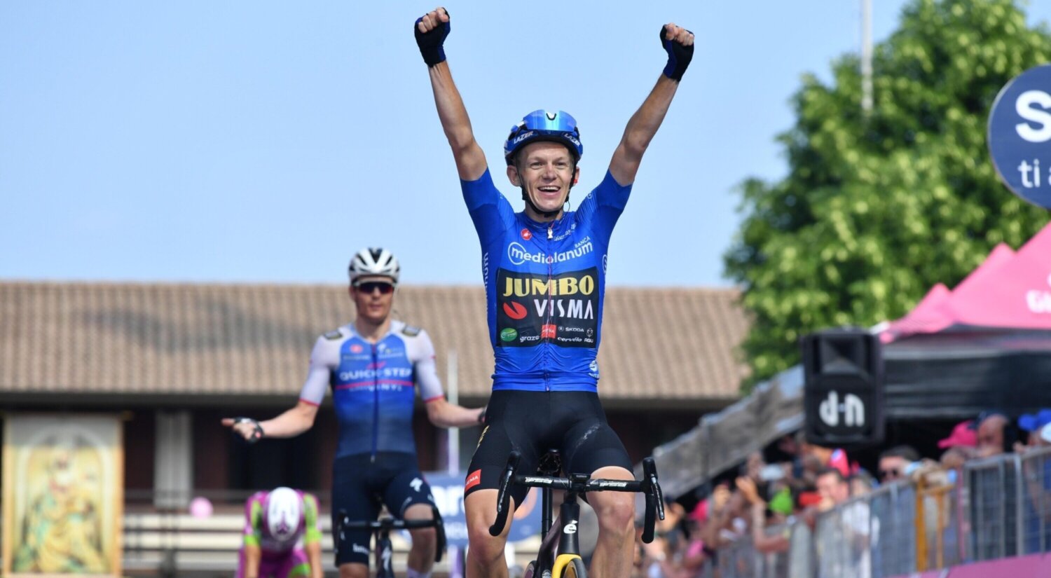 			© Bouwman wint twee etappes en kroont zich tot bergkoning in de Giro 2022
	