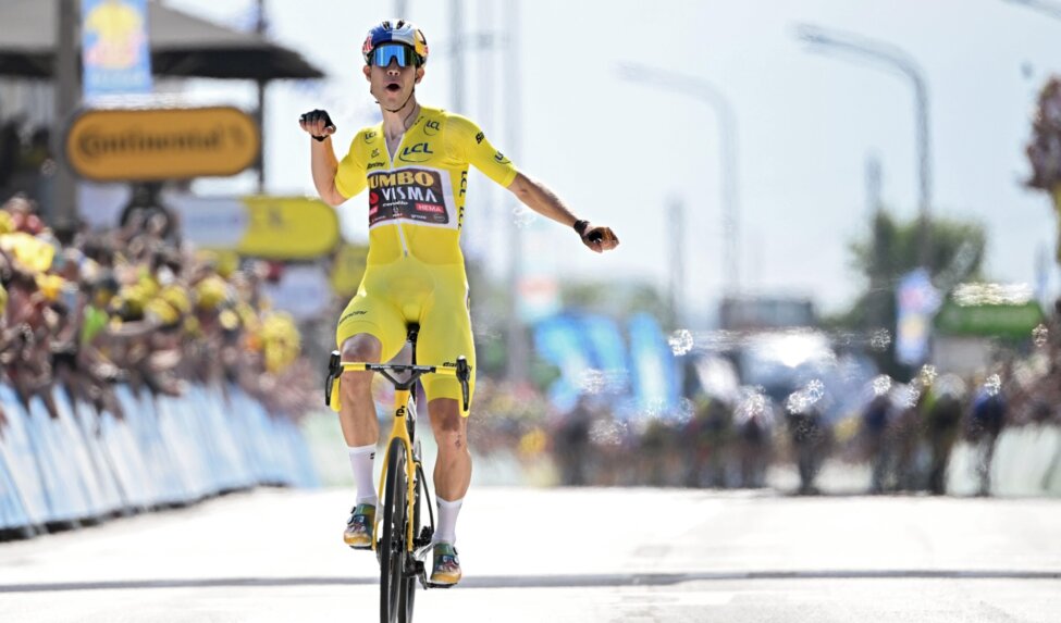 Year to year: summary of all Van Aert highlights in yellow and black