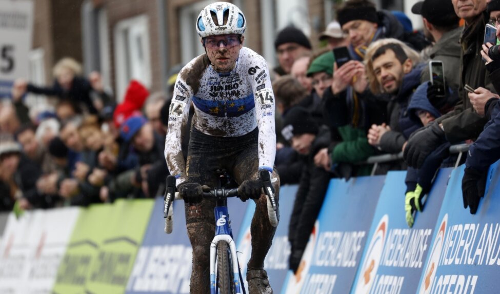 Van Empel finishes third in muddy edition of Dutch championship cyclocross