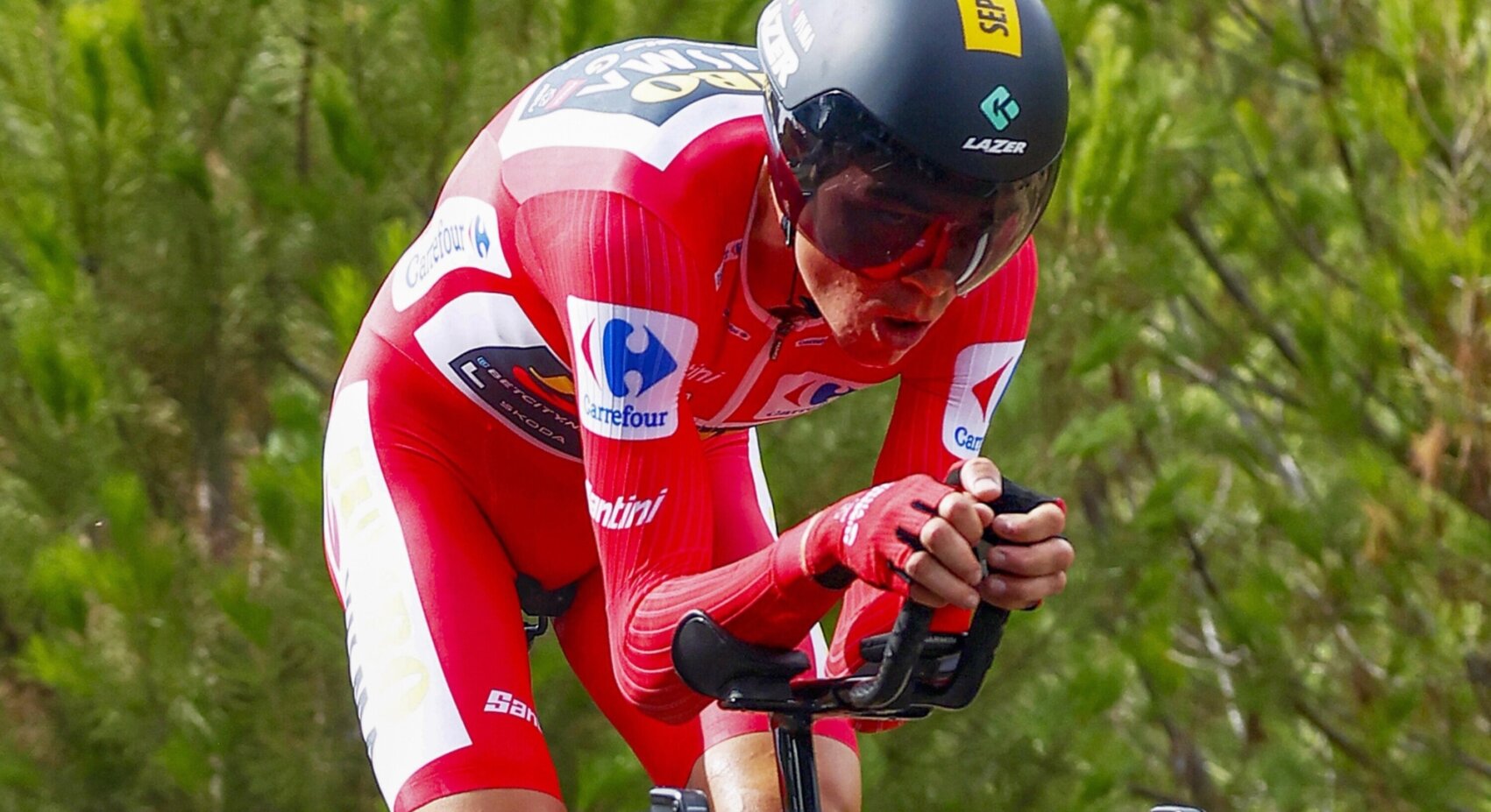Kuss remains leader at Vuelta a España after good time trial	