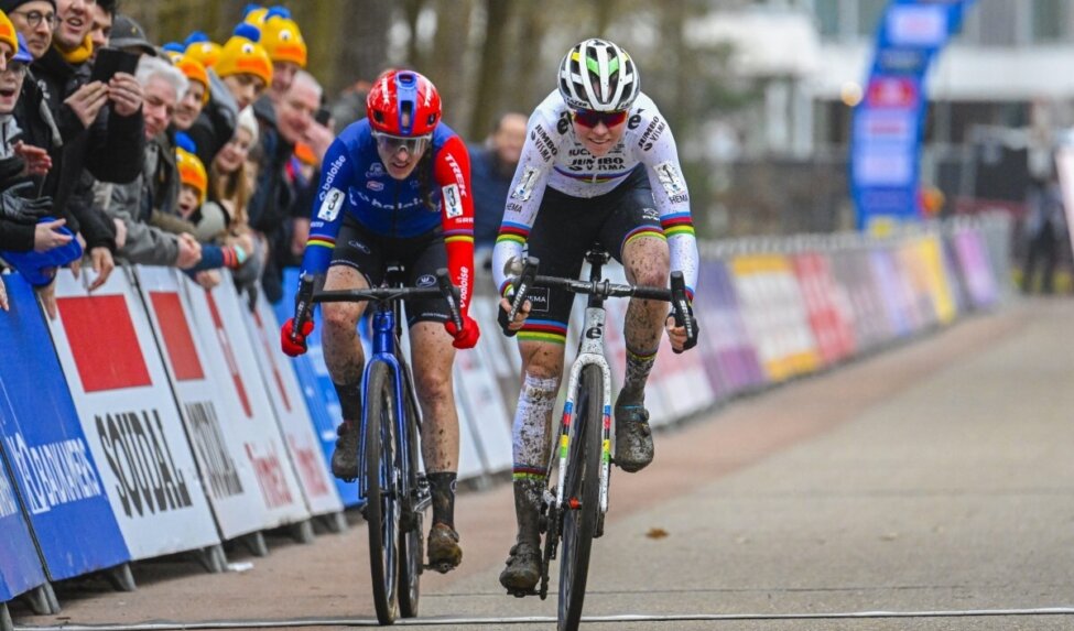 Van Empel sprints to tenth win of the season in Herentals