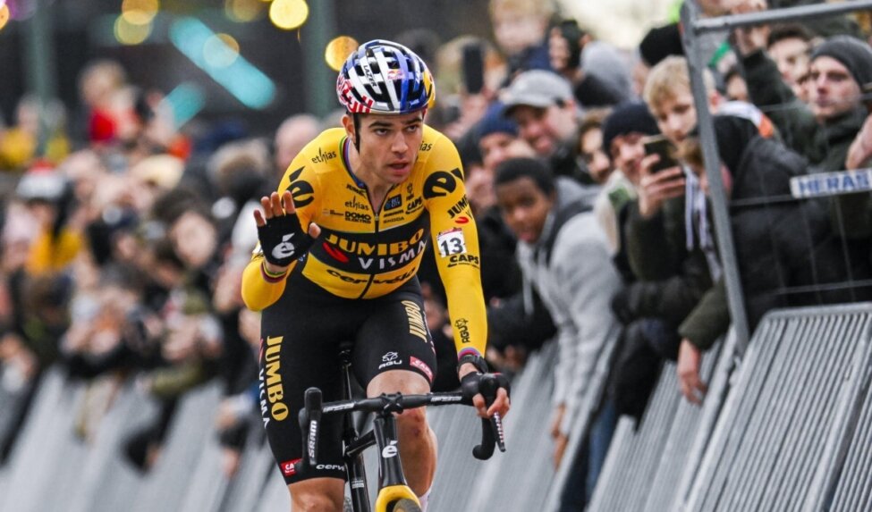 Van Aert fights for second place in Antwerp World Cup