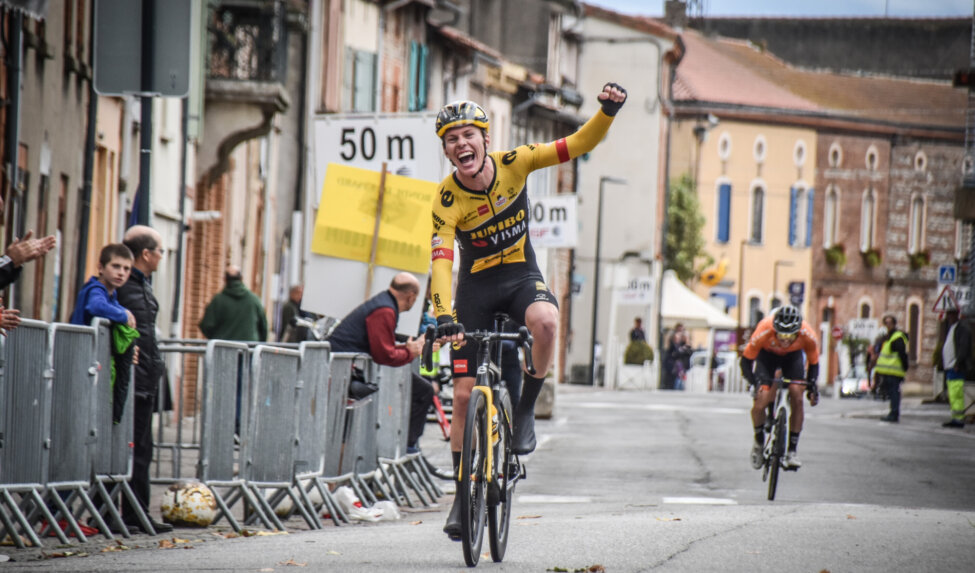 Bizarre win Staune-Mittet in opening stage Ronde de L’Isard after crash teammate Van Belle