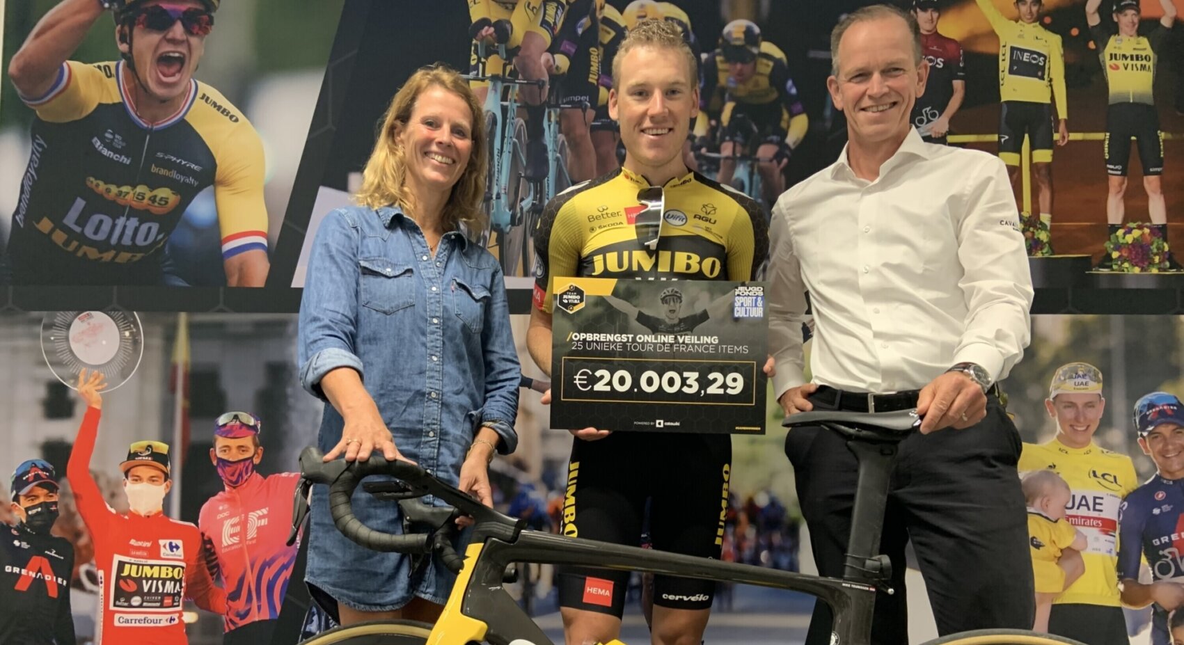 Auction of unique Tour de France items yields €20,000 for charity	