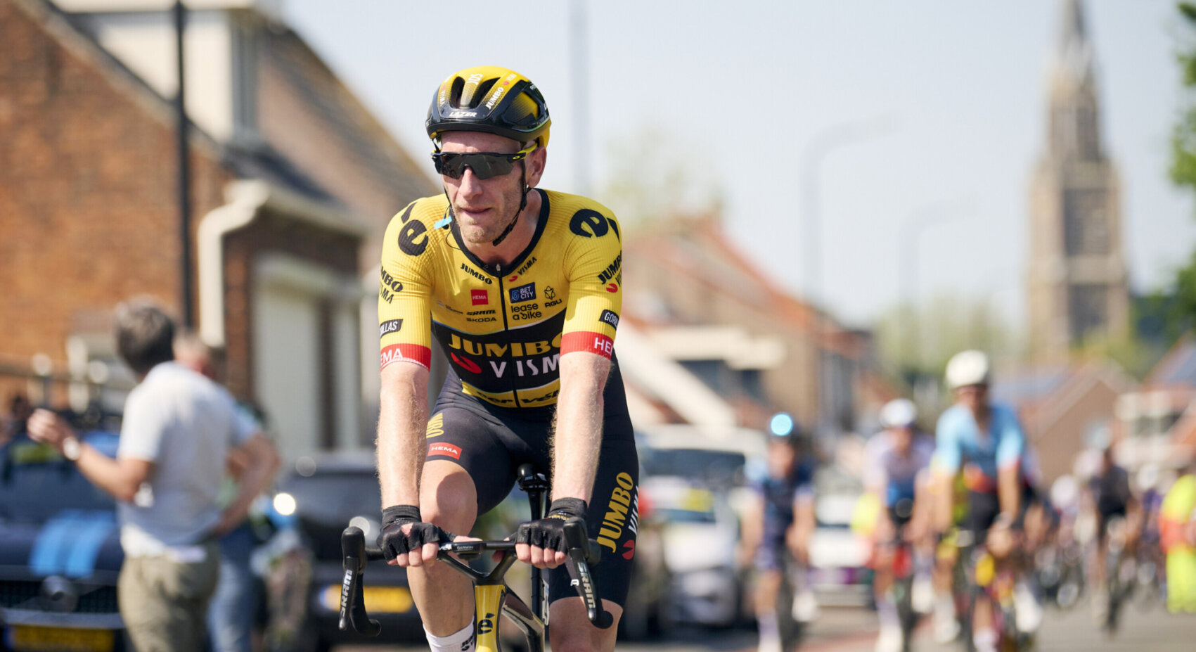 Van Emden ends professional career at Paris-Tours, Hagenes ends U23 period to become pro	