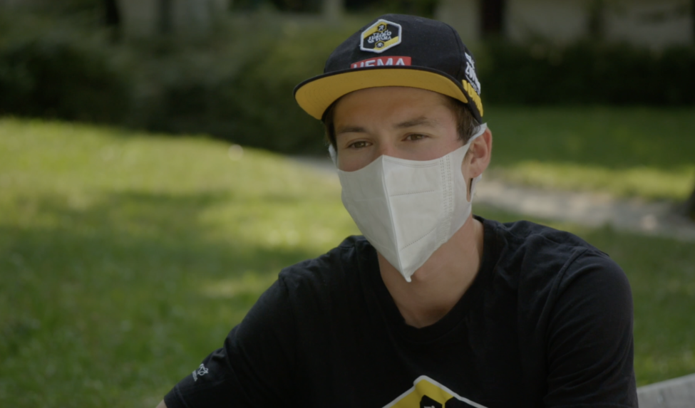This is how Roglic spends his rest day